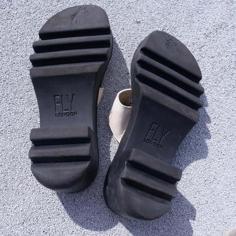 Modern‎ Fly London ivory leather platform tech sandals